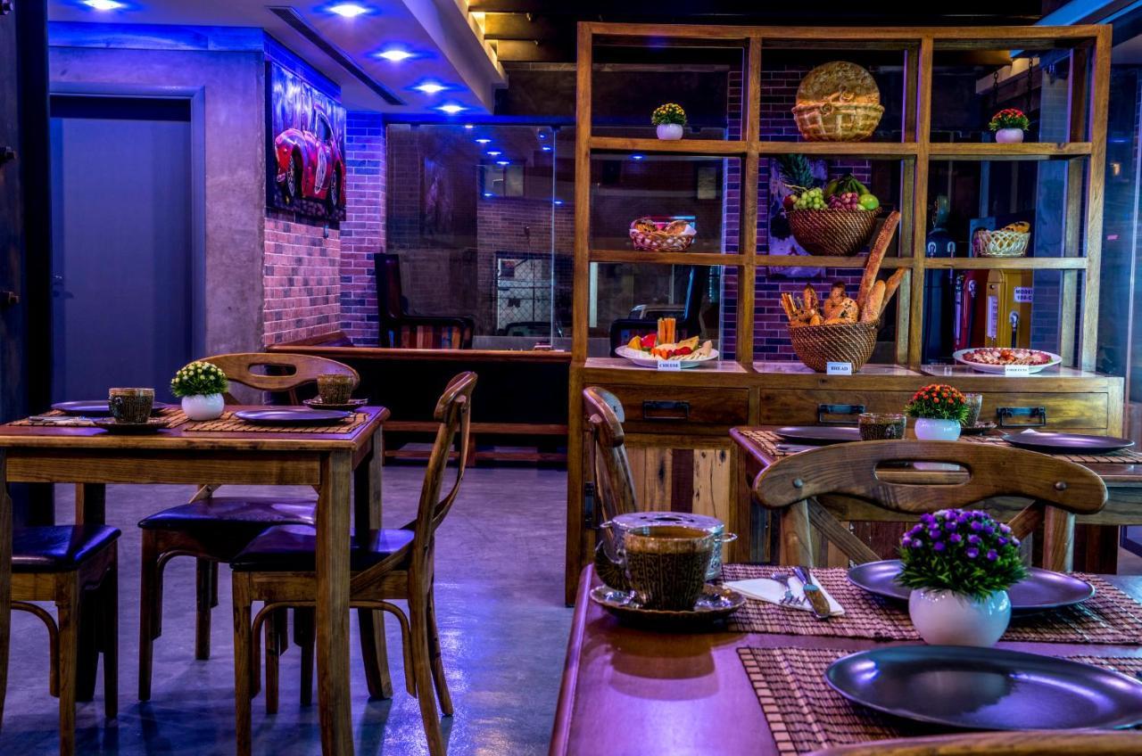 Flowery Holiday Suites Kuwait City Ngoại thất bức ảnh