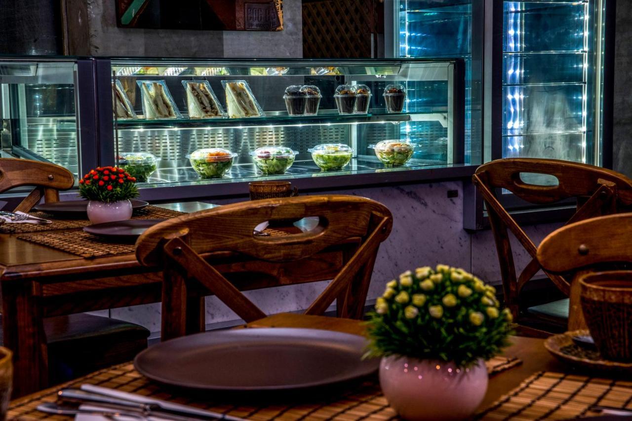 Flowery Holiday Suites Kuwait City Ngoại thất bức ảnh